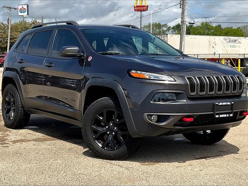 Used 2015 Jeep Cherokee Trailhawk w/ Comfort/Convenience Group AWD/4WD image 37