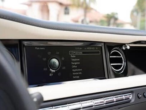 Used 2014 Rolls-Royce Phantom Drophead Coupe image 40