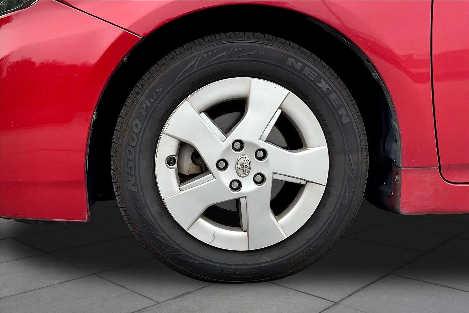 Used 2010 Toyota Prius Three w/ Solar Roof Pkg FWD image 10