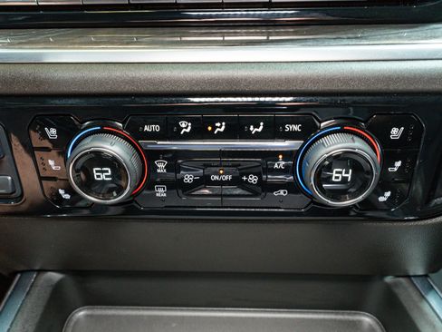 Used 2024 Chevrolet Silverado 2500 LTZ w/ LTZ Premium Package image 27