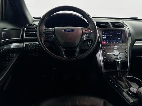 Used 2018 Ford Explorer Sport image 16
