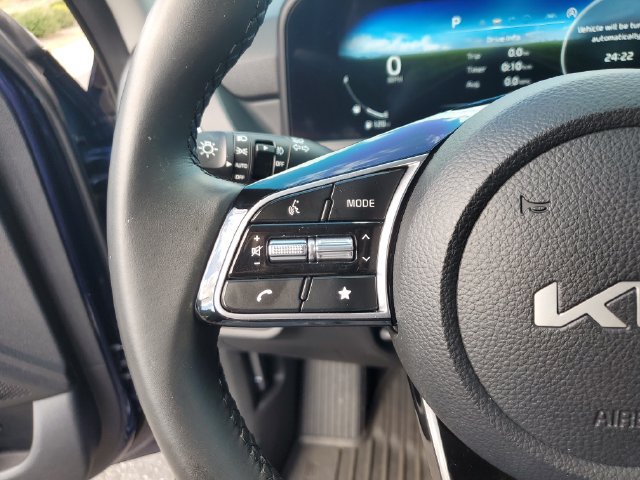 Certified 2025 Kia Seltos EX w/ EX Sunroof Package FWD image 29
