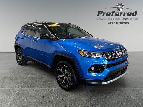 Used 2025 Jeep Compass Limited AWD/4WD image 1