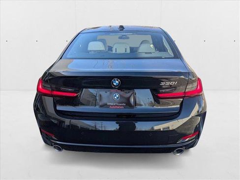 Used 2025 BMW 330i Sedan w/ Premium Package image 8