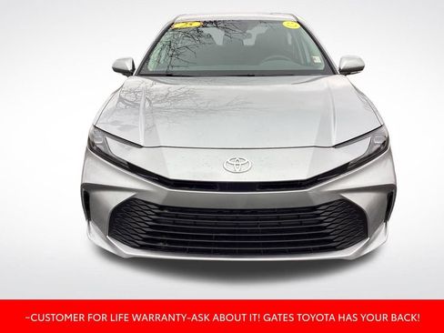 Used 2025 Toyota Camry LE image 2