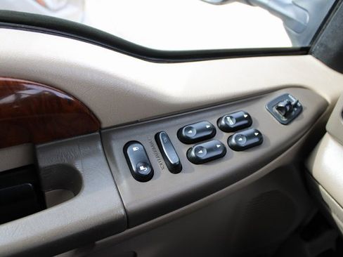 Used 2004 Ford F350 Lariat image 22