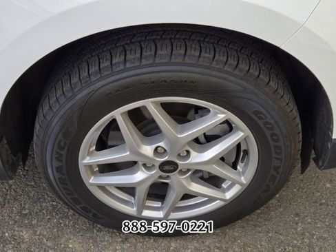 Used 2023 Ford Edge SEL image 10