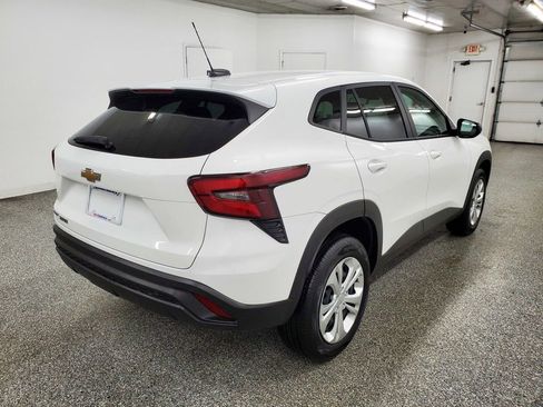 Used 2024 Chevrolet Trax LS image 4