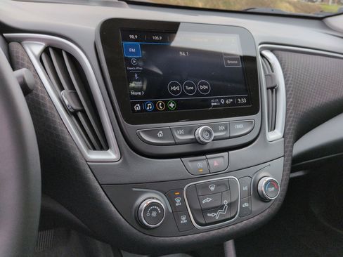 Certified 2025 Chevrolet Malibu RS image 13