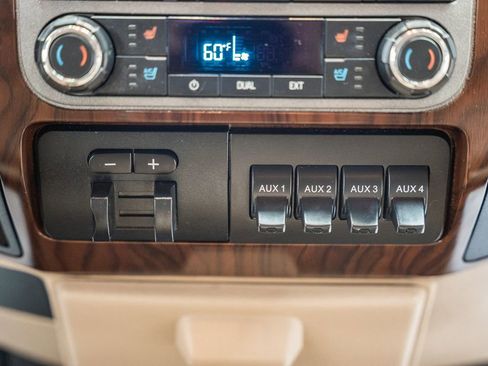 Used 2011 Ford F250 Lariat w/ Chrome Pkg image 27