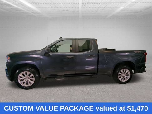 Used 2020 Chevrolet Silverado 1500 Custom w/ Custom Value Package AWD/4WD image 4