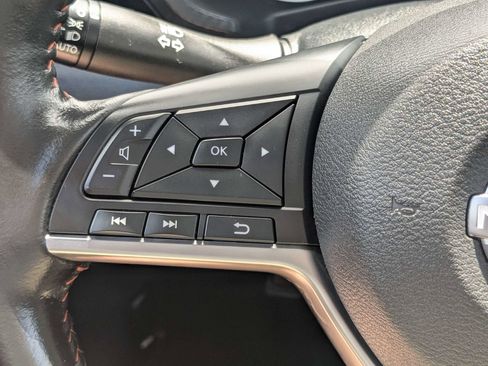 Used 2025 Nissan Sentra SR w/ SR Premium Package FWD image 22