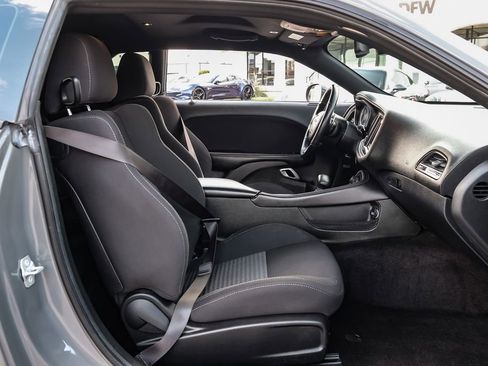 Used 2018 Dodge Challenger R/T image 32