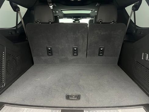 Used 2025 Chevrolet Suburban RST w/ Comfort Package image 32