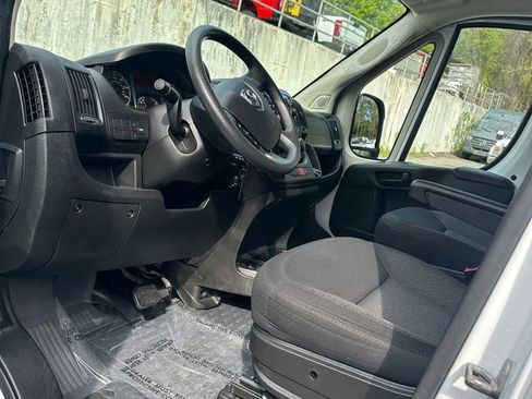 Used 2021 RAM ProMaster 2500 FWD image 9