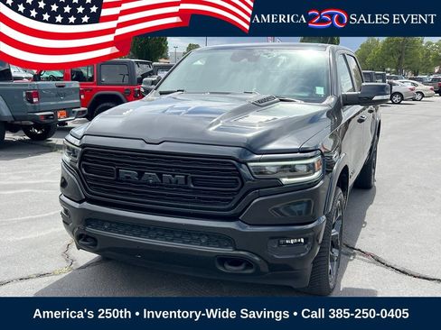 Used 2020 RAM 1500 Limited w/ Black Appearance Package AWD/4WD image 2