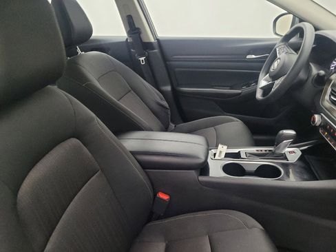 Used 2024 Nissan Altima 2.5 SV image 21