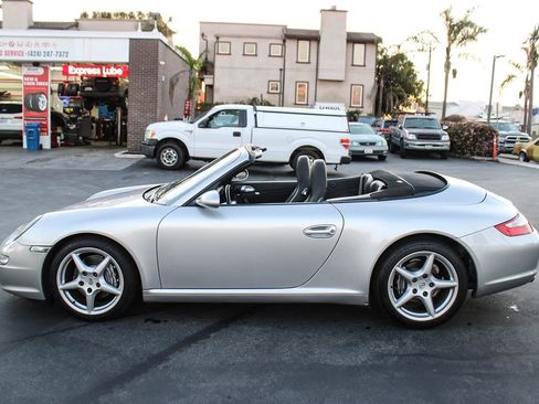 Used 2005 Porsche 911 Carrera image 2