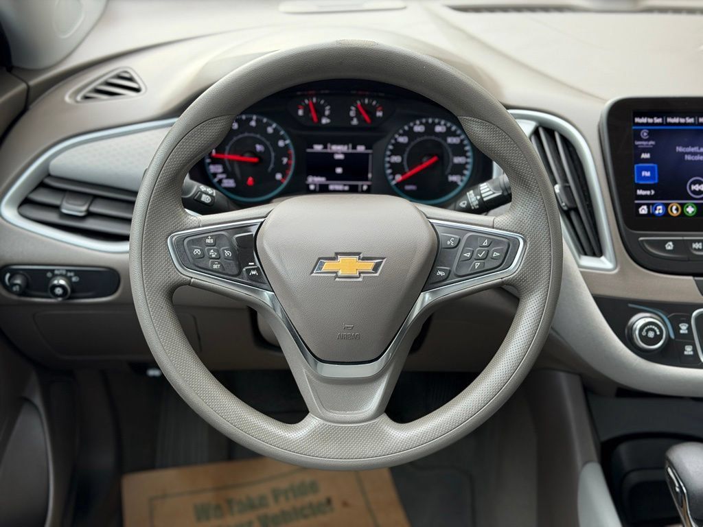 Used 2023 Chevrolet Malibu LS FWD image 16