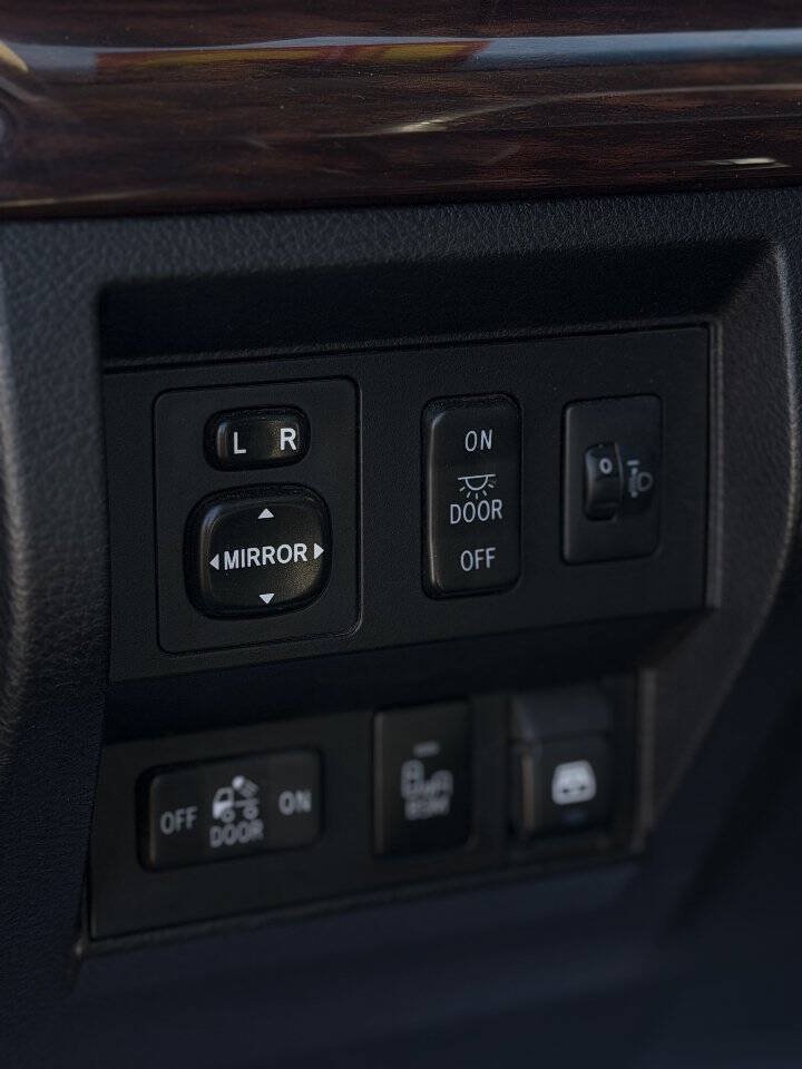 Used 2015 Toyota Tundra Limited w/ T3 Package AWD/4WD image 20