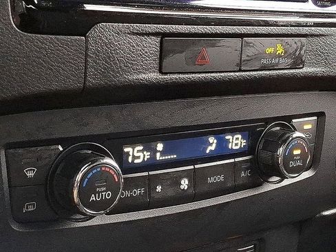 Used 2022 Nissan Frontier PRO-4X image 18