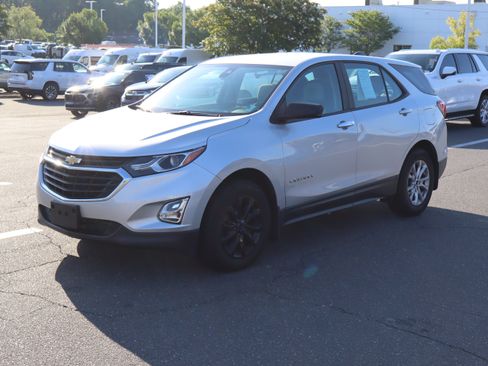 Used 2020 Chevrolet Equinox LS FWD image 5