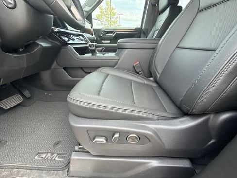 New 2026 GMC Sierra 1500 Denali w/ Denali Reserve Package AWD/4WD image 12