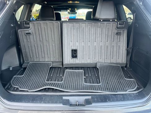 Certified 2023 Toyota Highlander XSE image 29