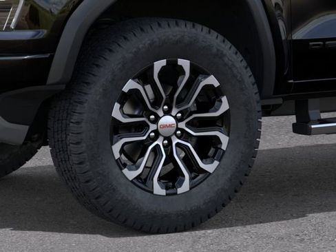 New 2026 GMC Canyon Denali w/ LPO, Black Badging Package AWD/4WD image 9