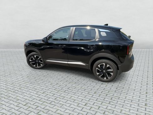 Certified 2025 Nissan Kicks SV AWD/4WD image 6