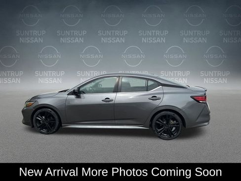 Used 2023 Nissan Sentra SR w/ Trunk Package FWD image 2