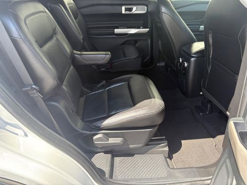 Used 2023 Ford Explorer Limited w/ Equipment Group 301A RWD image 14