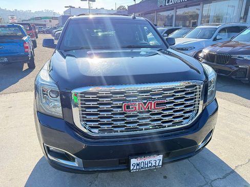 Used 2018 GMC Yukon Denali w/ Denali Ultimate Package image 2