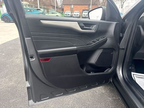 Used 2022 Ford Escape SE w/ Convenience Package image 28