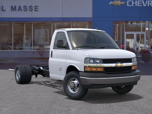 New 2025 Chevrolet Express 3500 w/ Power Convenience Package image 7