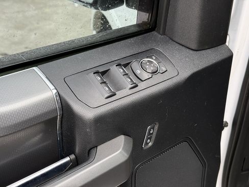 Used 2016 Ford F150 XLT w/ Equipment Group 302A Luxury image 10