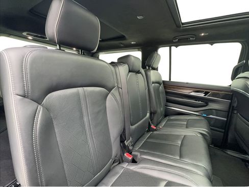 Used 2023 Jeep Grand Wagoneer Series II w/ Flexible Seating Group AWD/4WD image 27