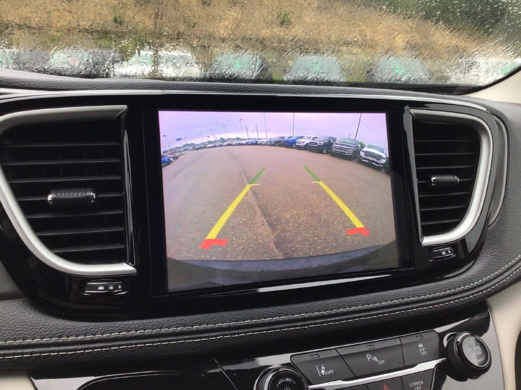 Used 2024 Chrysler Pacifica Limited FWD image 21