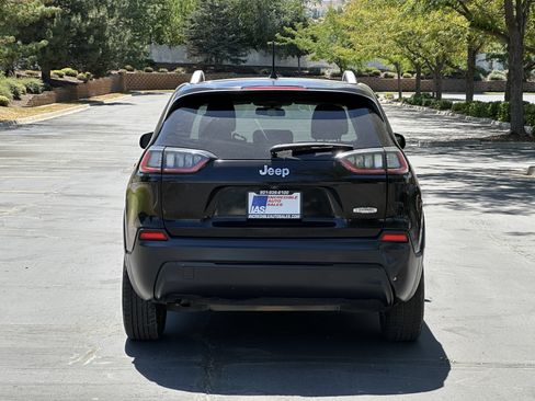 Used 2019 Jeep Cherokee Latitude w/ Popular Appearance Group FWD image 5