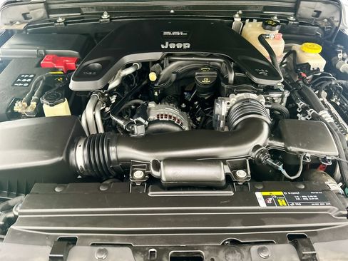 Used 2019 Jeep Wrangler Unlimited Sport AWD/4WD image 27
