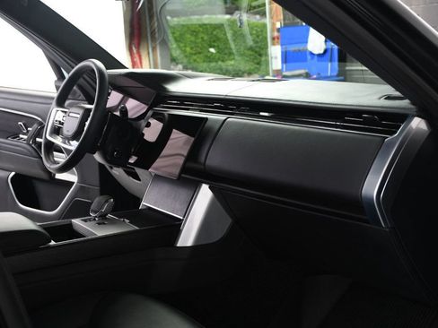 Used 2025 Land Rover Range Rover Long Wheelbase SE AWD/4WD image 28