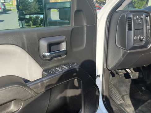 Used 2015 Chevrolet Silverado 2500 W/T w/ WT Convenience Package AWD/4WD image 10