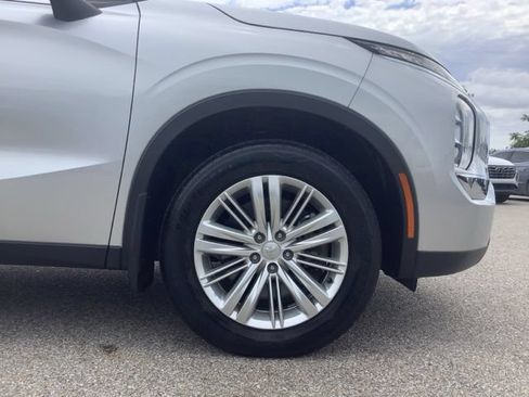 Used 2022 Mitsubishi Outlander ES FWD image 32