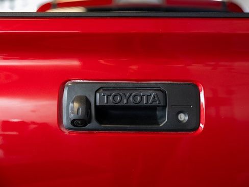 Used 2022 Toyota Tacoma TRD Sport w/ Technology Package image 6