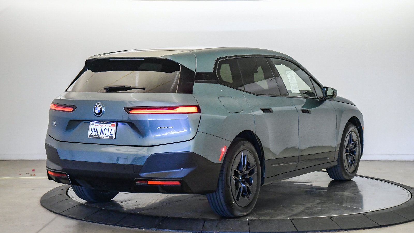 Used 2024 BMW iX xDrive50 AWD/4WD image 5