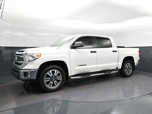 Used 2017 Toyota Tundra SR5 RWD image 3