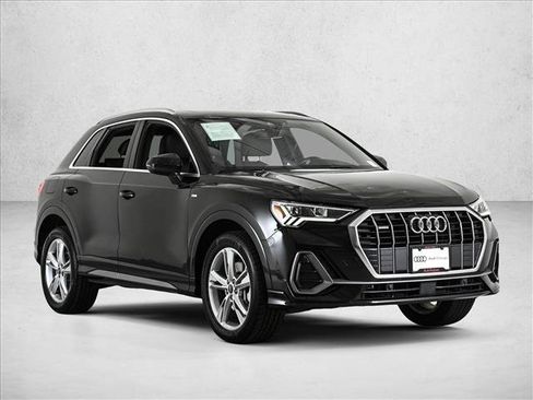 Used 2021 Audi Q3 2.0T Premium Plus image 3