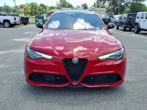 Used 2023 Alfa Romeo Giulia Veloce RWD image 2