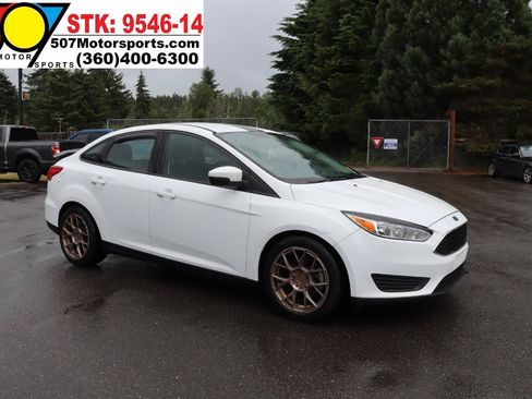 Used 2017 Ford Focus SE FWD image 21