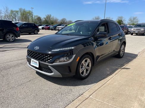 Used 2023 Hyundai Kona SEL w/ Convenience Package AWD/4WD image 2